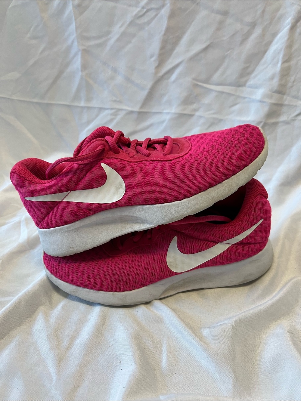Women’s Nike Tanjun Training Shoe Hot Pink Size 7